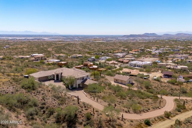 619 E BRILES Road, Phoenix, AZ 85085