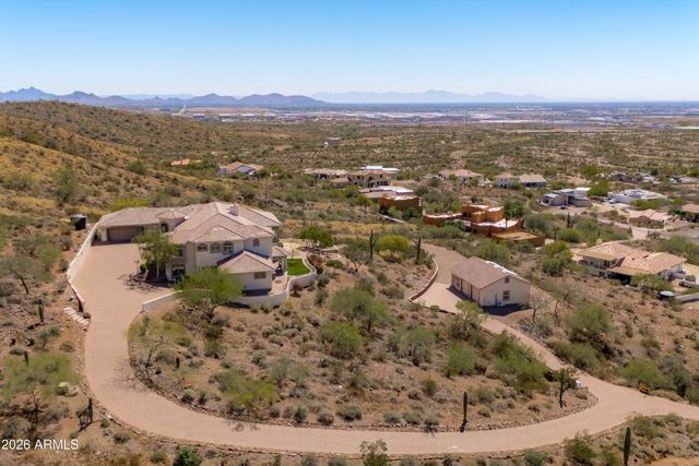 619 E BRILES Road, Phoenix, AZ 85085