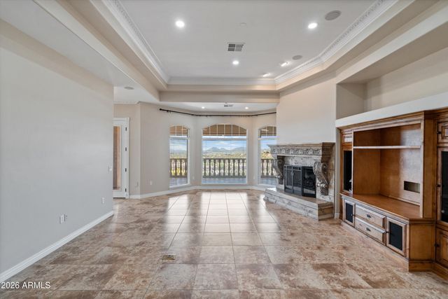 619 E BRILES Road, Phoenix, AZ 85085