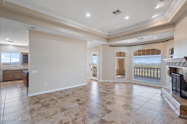 619 E BRILES Road, Phoenix, AZ 85085