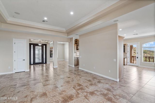 619 E BRILES Road, Phoenix, AZ 85085
