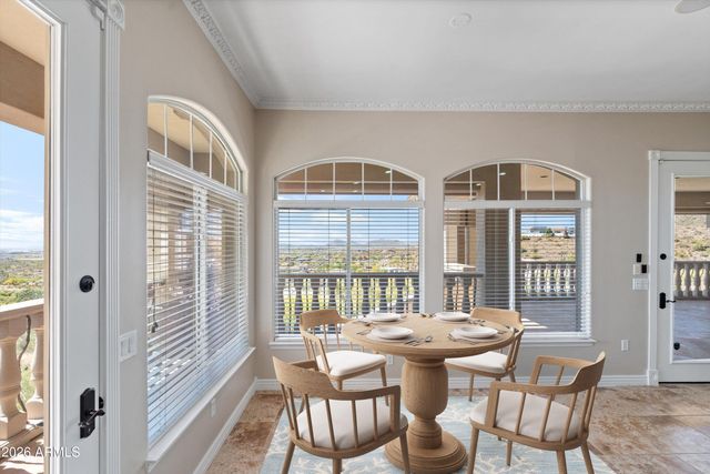 619 E BRILES Road, Phoenix, AZ 85085