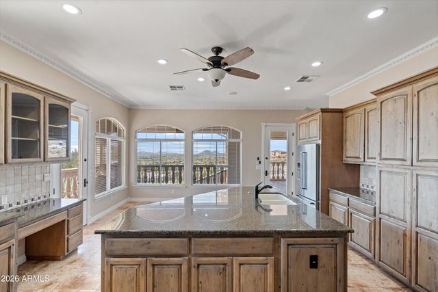 619 E BRILES Road, Phoenix, AZ 85085