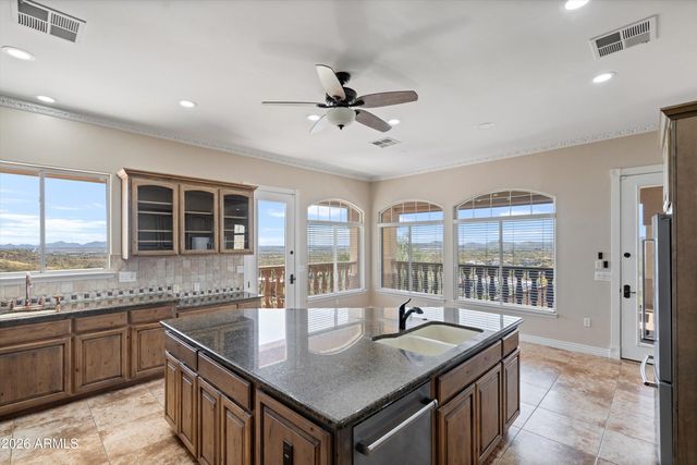619 E BRILES Road, Phoenix, AZ 85085
