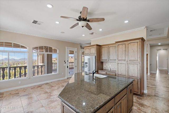 619 E BRILES Road, Phoenix, AZ 85085