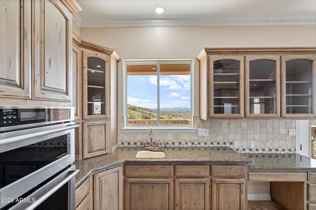 619 E BRILES Road, Phoenix, AZ 85085