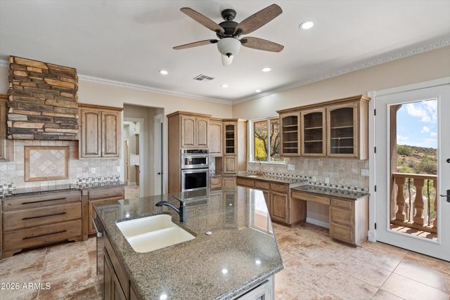 619 E BRILES Road, Phoenix, AZ 85085
