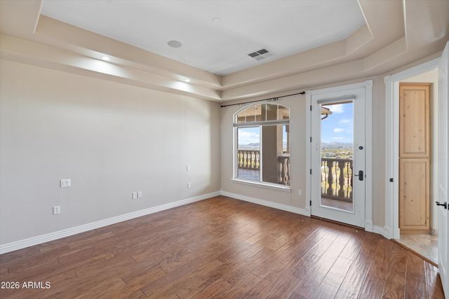 619 E BRILES Road, Phoenix, AZ 85085