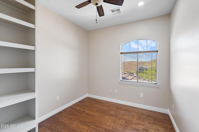 619 E BRILES Road, Phoenix, AZ 85085