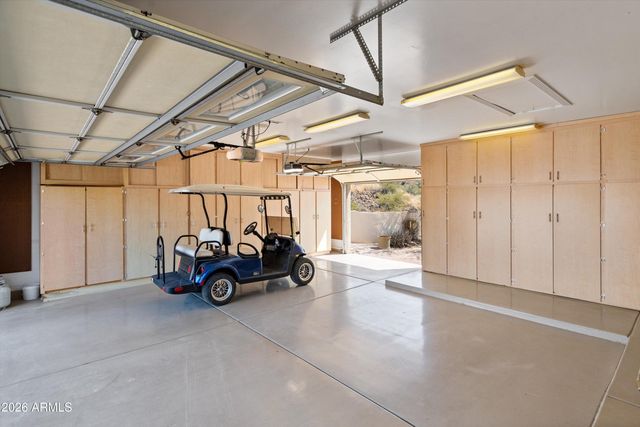 619 E BRILES Road, Phoenix, AZ 85085