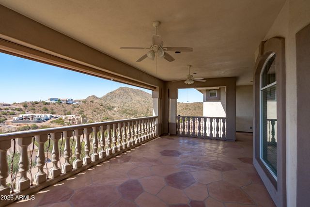 619 E BRILES Road, Phoenix, AZ 85085
