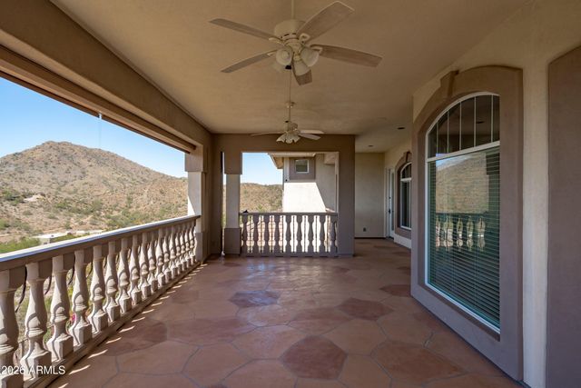 619 E BRILES Road, Phoenix, AZ 85085
