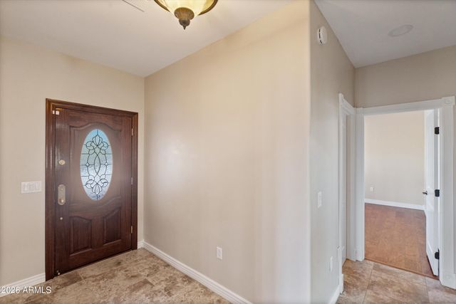 619 E BRILES Road, Phoenix, AZ 85085