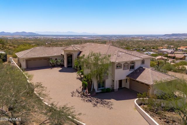 619 E BRILES Road, Phoenix, AZ 85085