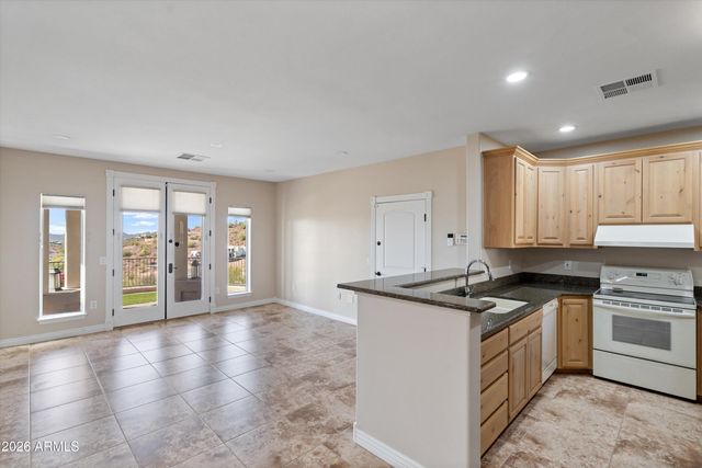 619 E BRILES Road, Phoenix, AZ 85085