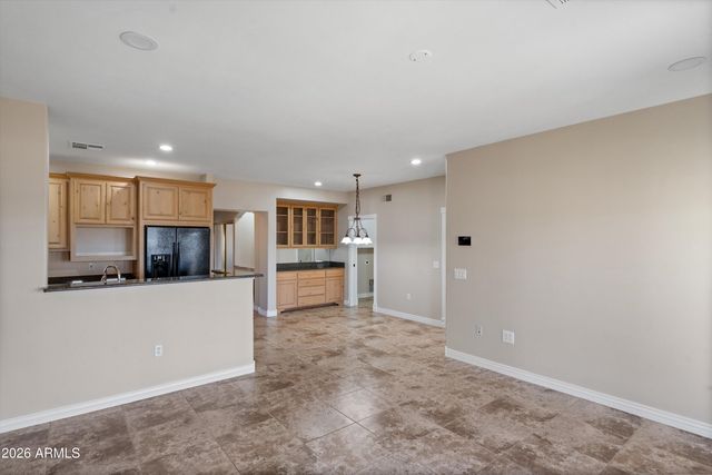 619 E BRILES Road, Phoenix, AZ 85085