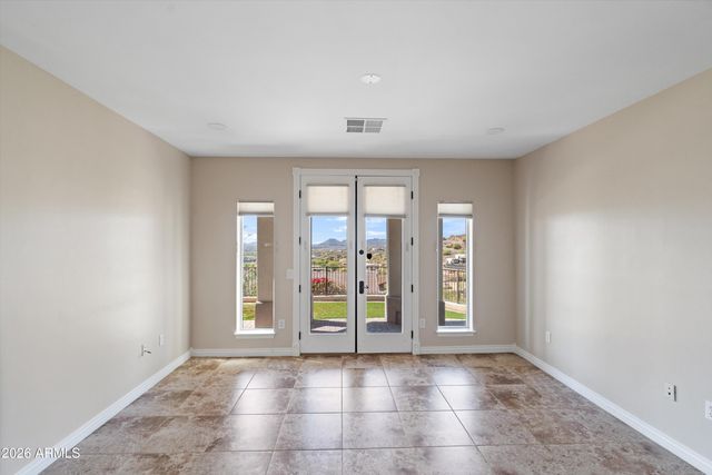 619 E BRILES Road, Phoenix, AZ 85085