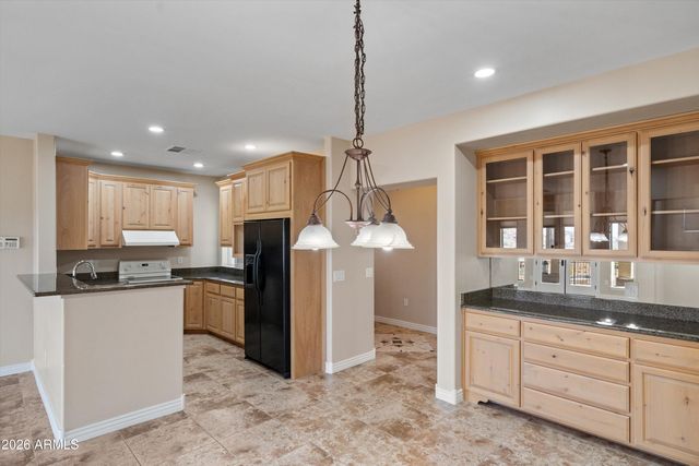 619 E BRILES Road, Phoenix, AZ 85085