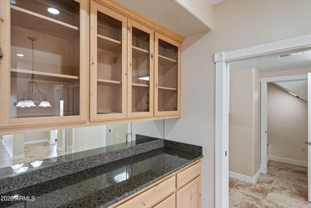 619 E BRILES Road, Phoenix, AZ 85085