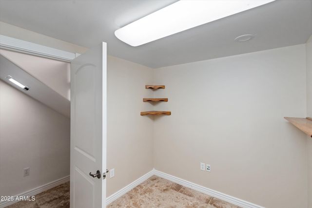 619 E BRILES Road, Phoenix, AZ 85085