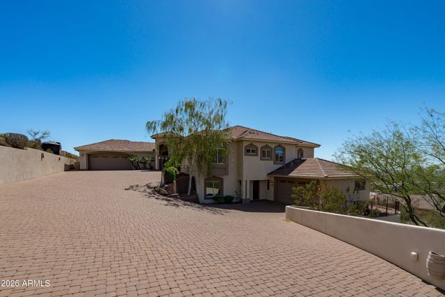 619 E BRILES Road, Phoenix, AZ 85085