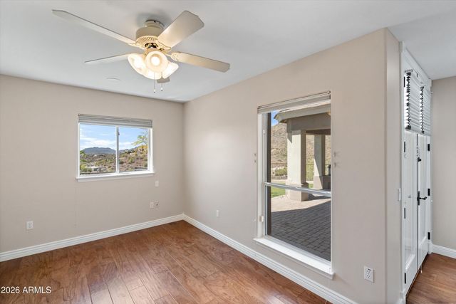 619 E BRILES Road, Phoenix, AZ 85085