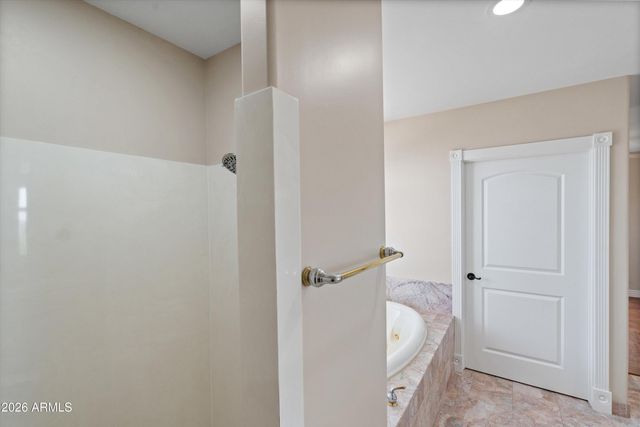 619 E BRILES Road, Phoenix, AZ 85085