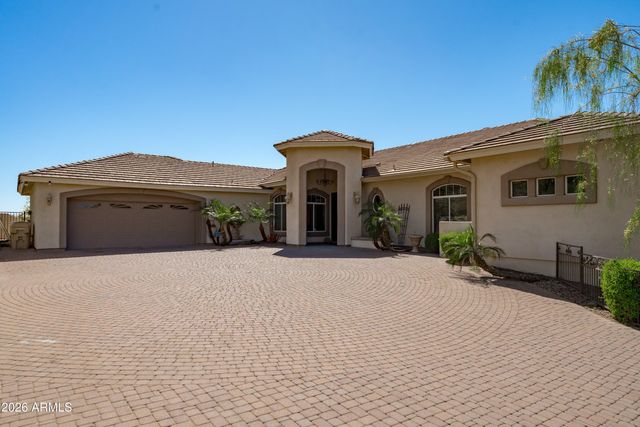 619 E BRILES Road, Phoenix, AZ 85085