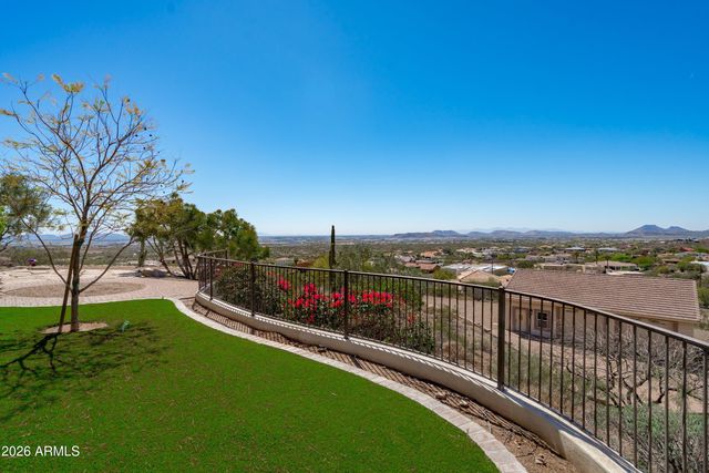 619 E BRILES Road, Phoenix, AZ 85085