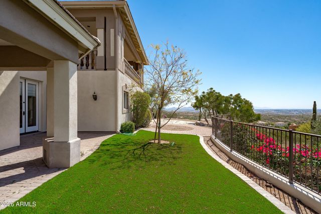 619 E BRILES Road, Phoenix, AZ 85085