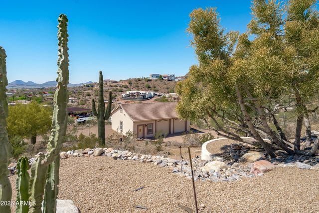 619 E BRILES Road, Phoenix, AZ 85085