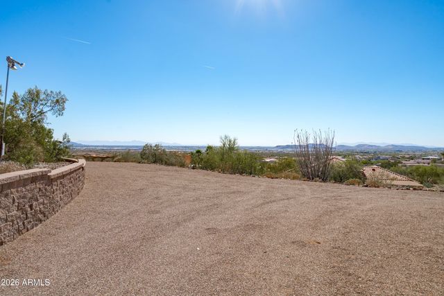 619 E BRILES Road, Phoenix, AZ 85085