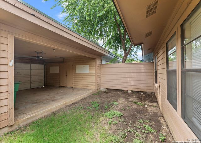 11742 Spring Club, San Antonio, TX 78249