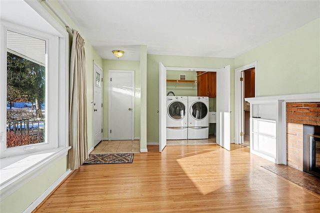 315 Brookview Drive, Irondequoit, NY 14617