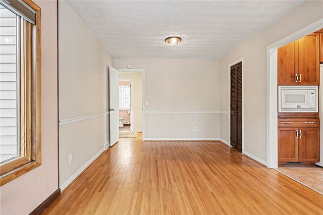 315 Brookview Drive, Irondequoit, NY 14617