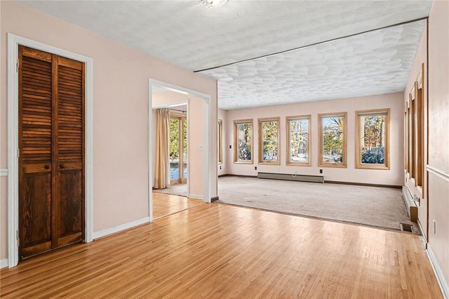 315 Brookview Drive, Irondequoit, NY 14617