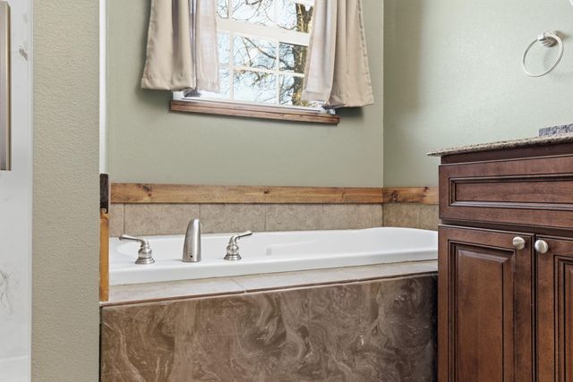 4853 Silo Hills Drive, Springfield, MO 65802