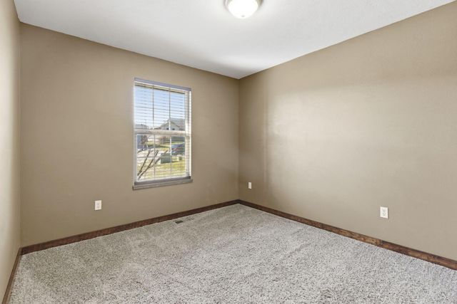 4853 Silo Hills Drive, Springfield, MO 65802