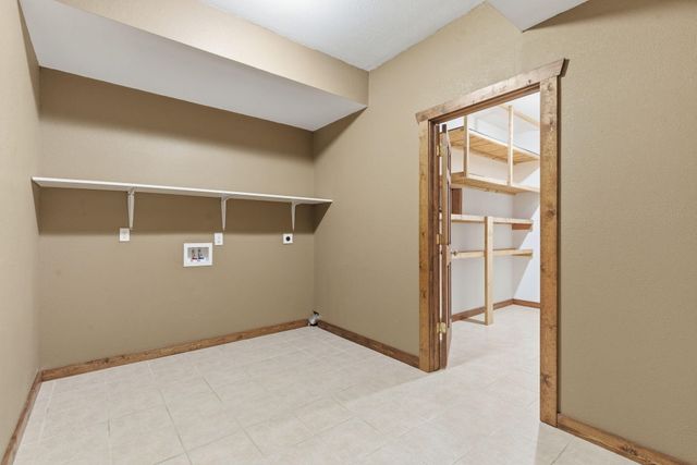 4853 Silo Hills Drive, Springfield, MO 65802