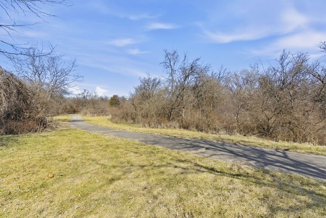 4853 Silo Hills Drive, Springfield, MO 65802