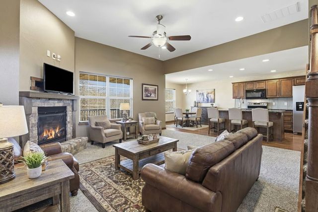 4853 Silo Hills Drive, Springfield, MO 65802