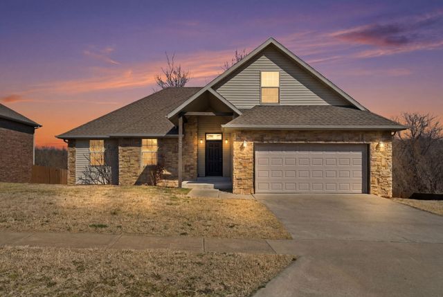 4853 Silo Hills Drive, Springfield, MO 65802