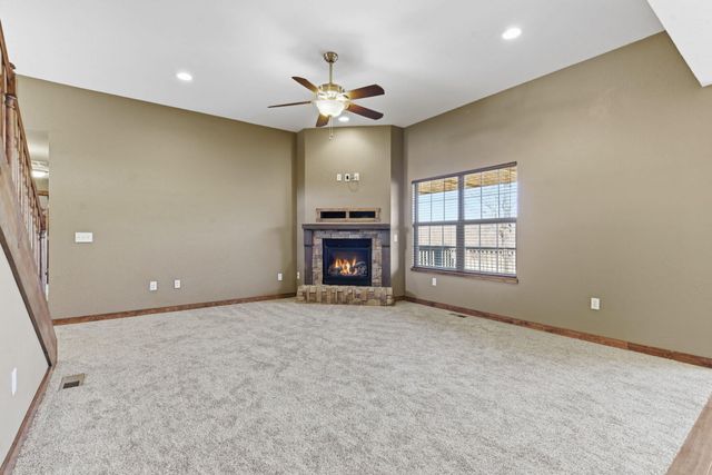 4853 Silo Hills Drive, Springfield, MO 65802