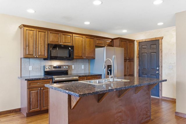 4853 Silo Hills Drive, Springfield, MO 65802