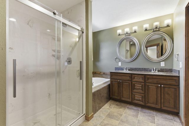 4853 Silo Hills Drive, Springfield, MO 65802