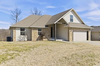 4853 Silo Hills Drive, Springfield, MO 65802