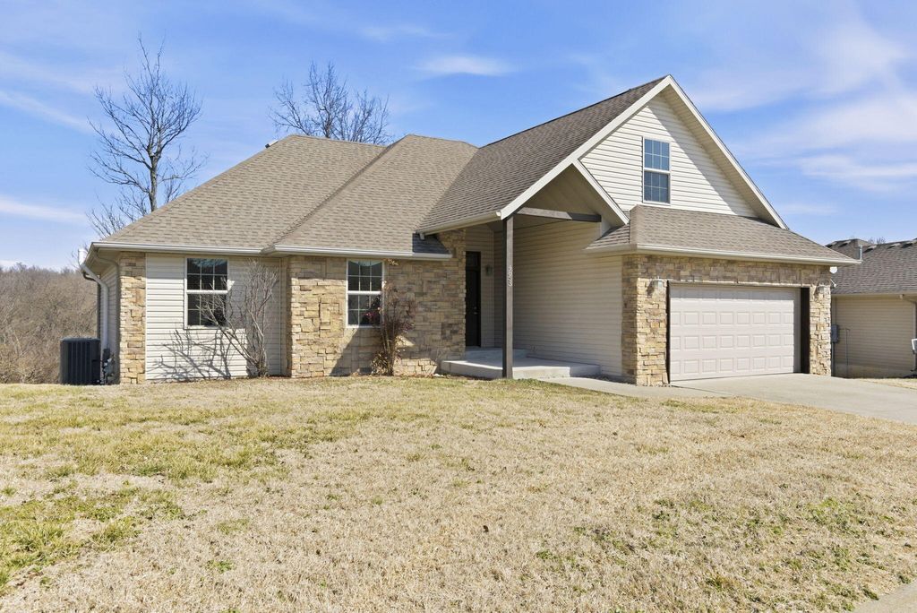 4853 Silo Hills Drive, Springfield, MO 65802