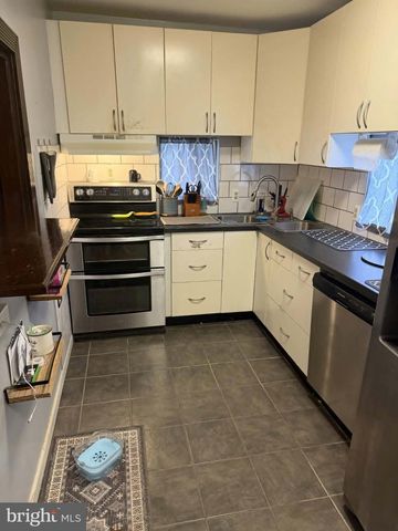 1 GOELLER AVE, Baltimore, MD 21221