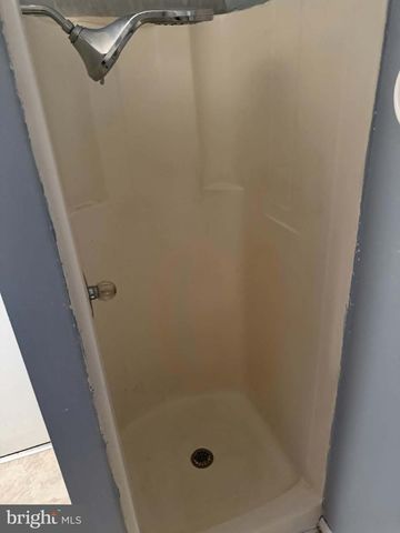 1 GOELLER AVE, Baltimore, MD 21221