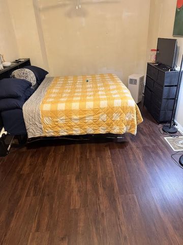 1 GOELLER AVE, Baltimore, MD 21221